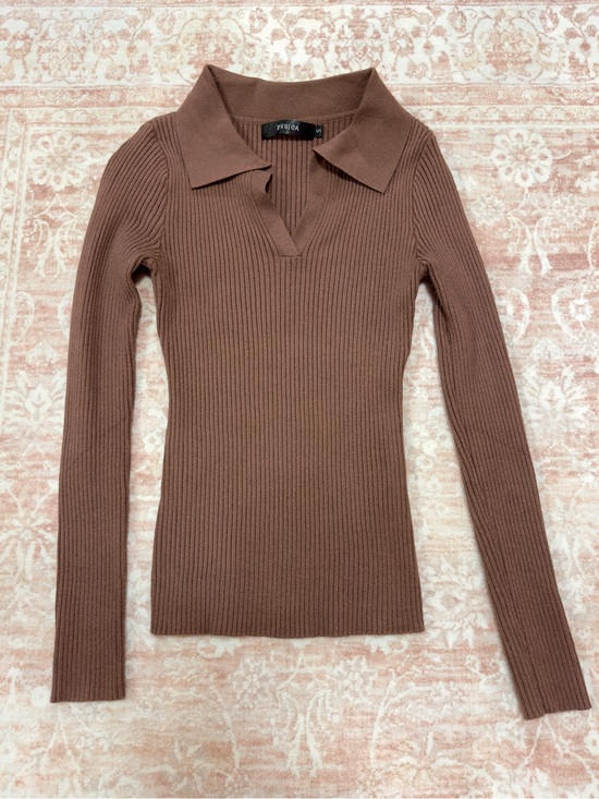 Tops - NWOT 🤎 Ribbed Knit V Neck Long Sleeve Top